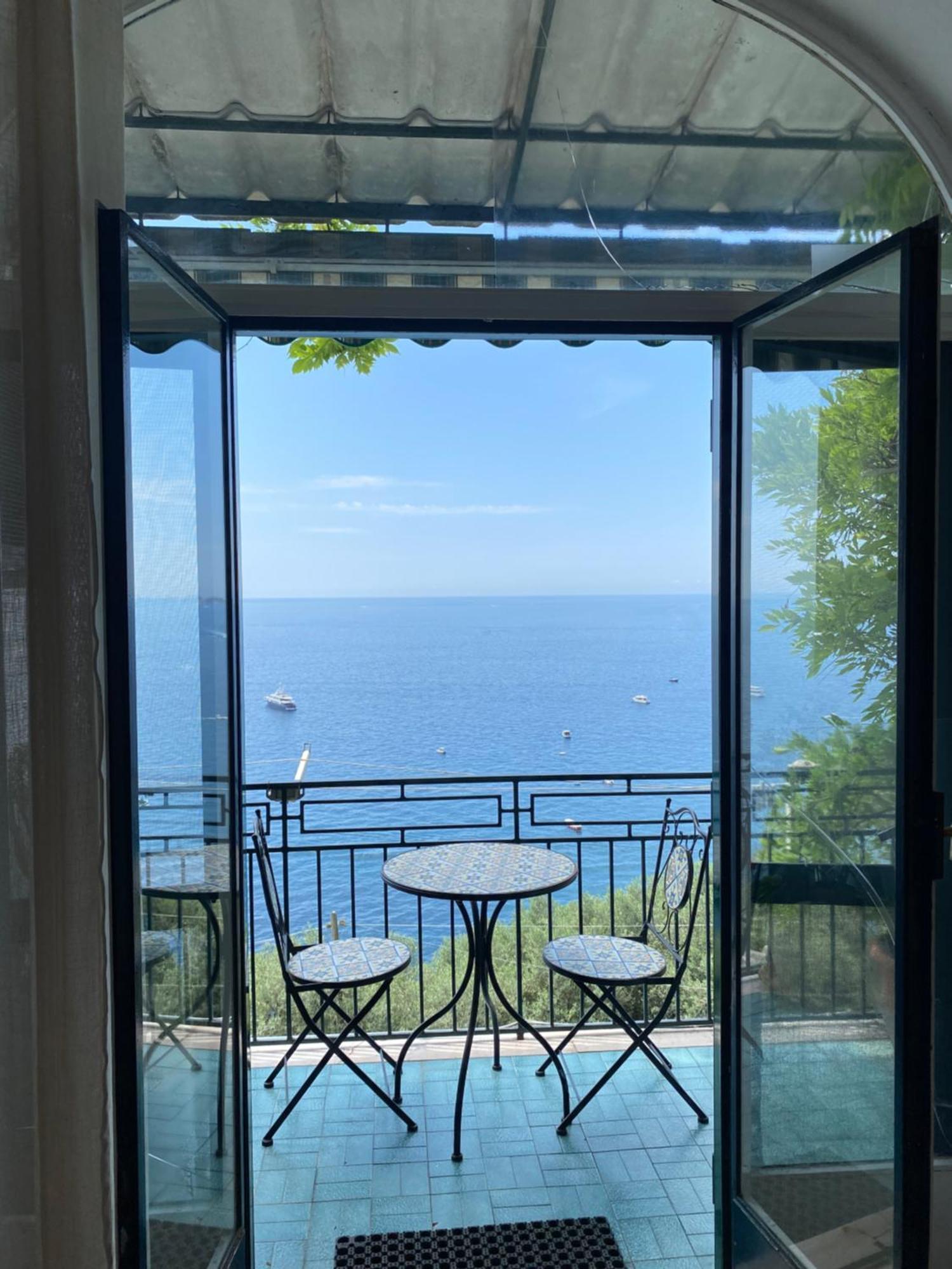 Positano'S Flats Apartment Luaran gambar