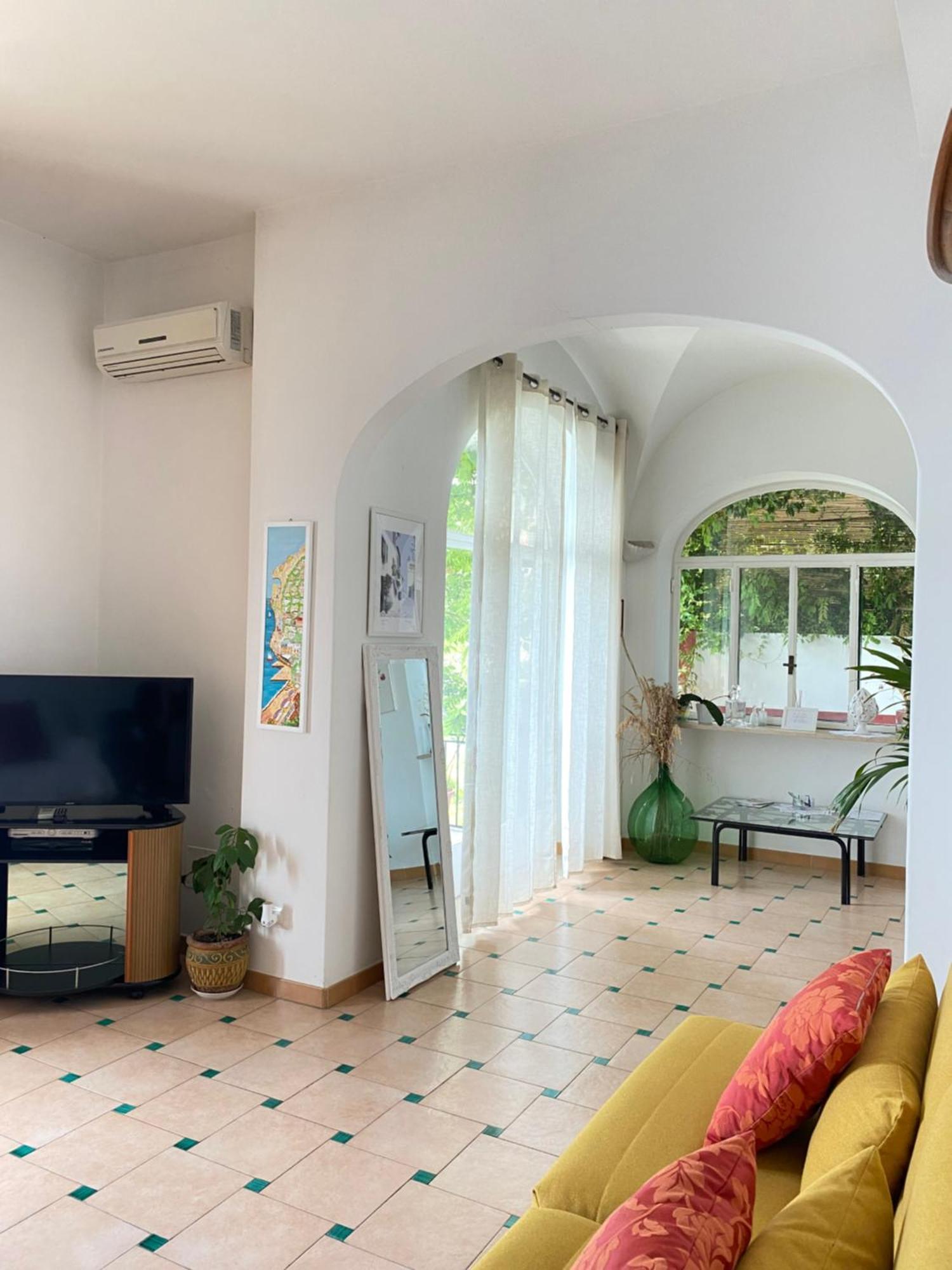 Positano'S Flats Apartment Luaran gambar